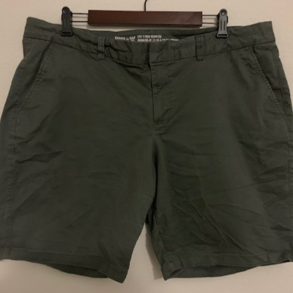 🌺SALE💃🏻 Khakhis by Gap